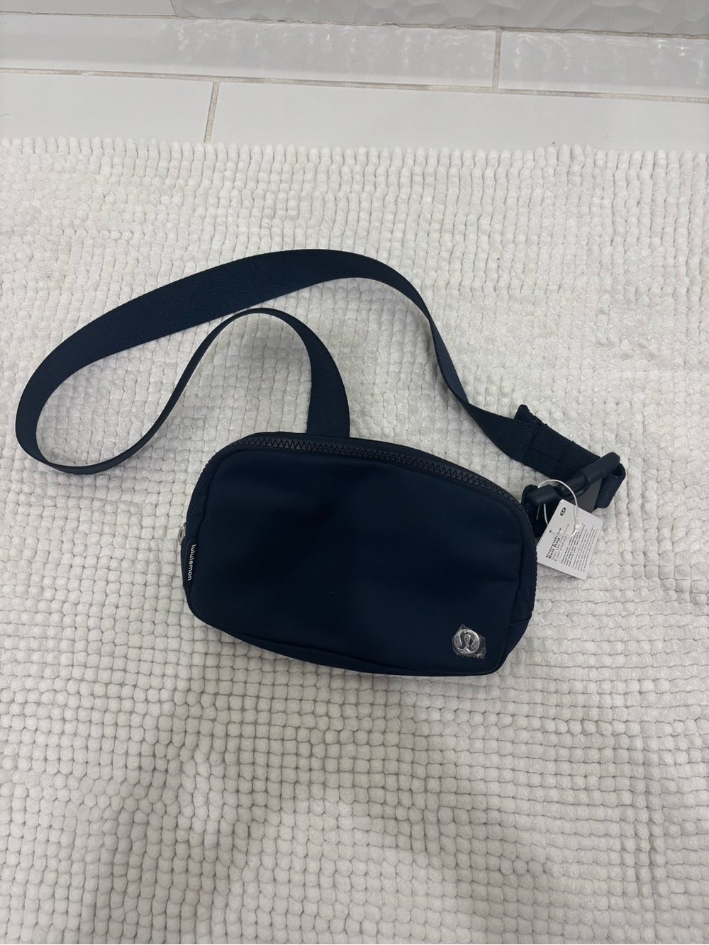 Lululemon Everywhere Belt Bag Navy Belt Bag with Adjustable Strap